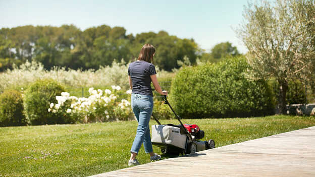 Honda electric riding lawn mower deals